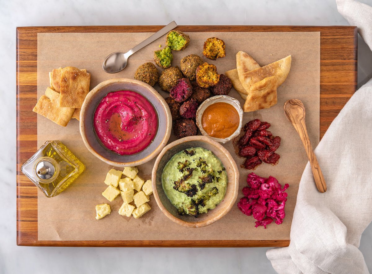 beverfood's tweet photo. https://t.co/j7ziSnPYKY #GNT presenta il suo vibrante arcobaleno di #Coloranti clean-label #EXBERRY®a Gulfood Manufacturing 2023 #CleanLabel #ColorantiAlimentari #Dubai #Fiere #GulfoodManufacturing #McKinsey #MedioOriente #SanthoshThankappan #TecnologiaAlimentare https://t.co/2B2lakS6uW