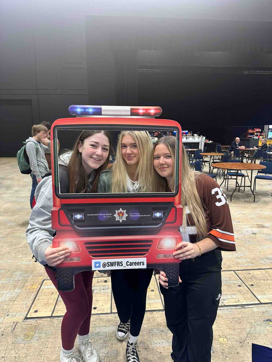 SWFireandRescue's tweet photo. Are you attending #SkillsCymru❓

#TeamSouthWales will be on hand today and tomorrow to discuss the exciting career opportunities available. 

👋 Pop along to stand 51 to say hello. 

@OESkillsEvents https://t.co/dky1E4CN0n