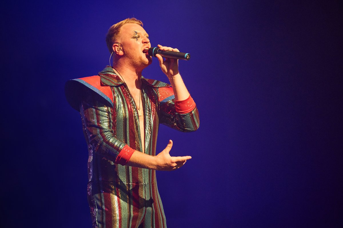 leascliffhall's tweet image. Onsale Now ⚡⚡
Get It On
📅 Saturday 16th March 2024
🎟️ atgtix.co/46z9DM0

The costumes, the make-up, the biggest glam rock hits of T.Rex, Mud, Slade, Bowie, Suzi Quatro, Wizzard, Sweet and more, live on stage. 

Hashtags:  #LeasCliffHall #GetItOn #Entertainers