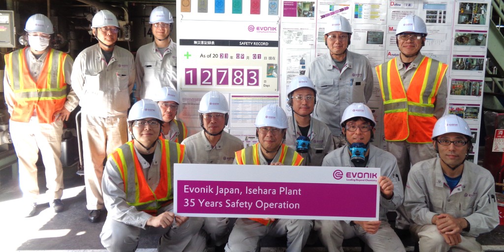 Breaking records! #Evonik’s #Isehara plant in #Japan has achieved 35 years of no Lost Time Incidents. This remarkable record is the longest safety operation in the group in Japan and a milestone worth celebrating: ow.ly/xabN50PPzbx #PartofSomethingSpecial #Safety #Record