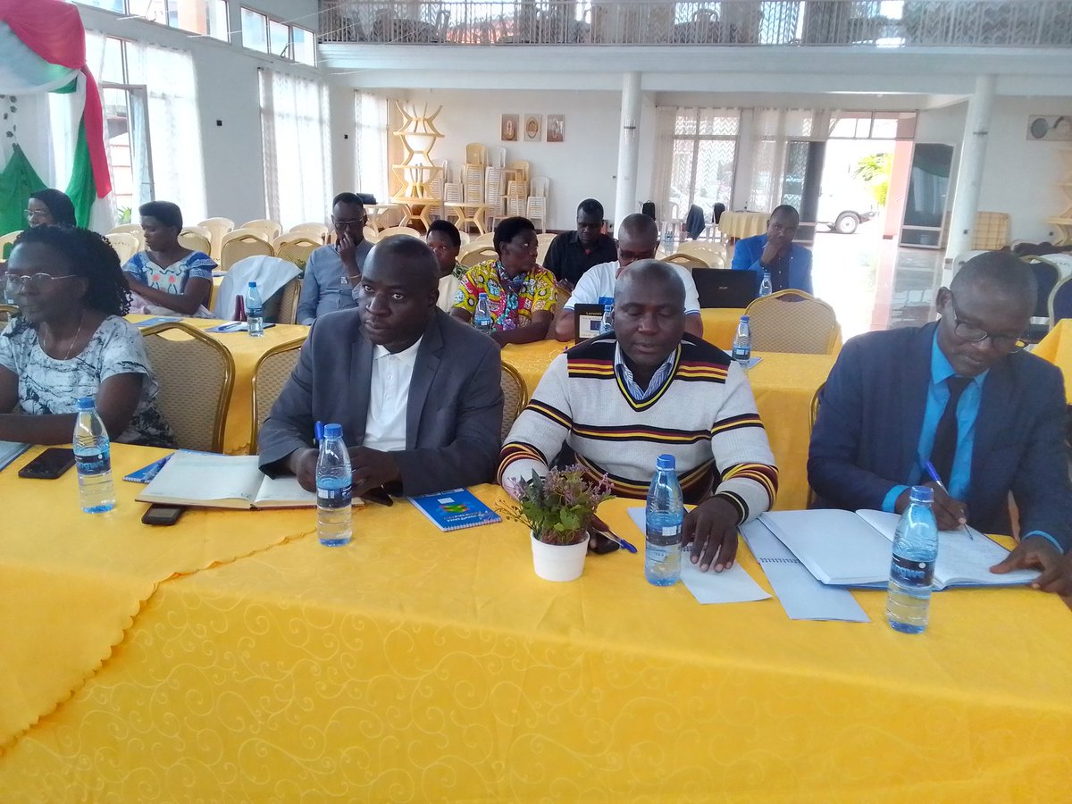 NgoziProvinc's tweet photo. 1.#Burundi:ce mardi le 10-10-2023, le Gouverneur de @NgoziProvince #Désiré_MINANI a procédé à l'ouverture d'un atelier organisé par @merankabandi pour une information et la concertation avec les parties prenantes du projet d'appui aux filets sociaux productifs et emplois. https://t.co/9YIiSPNHdn