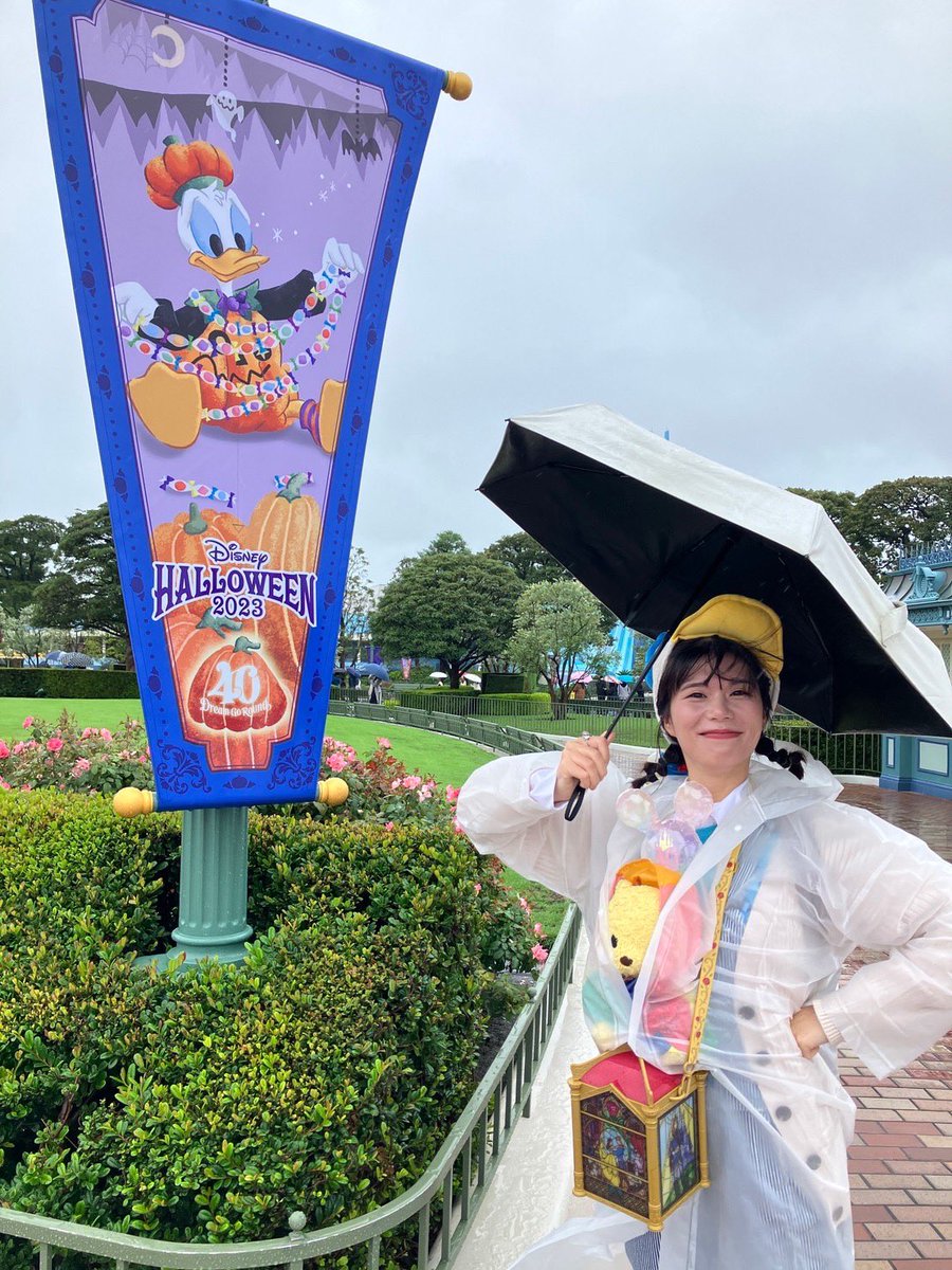 _ayamerun's tweet photo. びしょぬれ強風ディズニー https://t.co/9GorFTOlW0