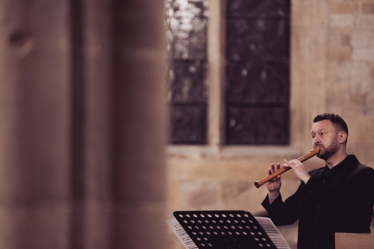 NewPathsMusic's tweet photo. Bach motets rang around St Mary's, interspersed with beautiful interludes by Ian Wilson.

📸 Matthew Johnson https://t.co/g14HMvP1BV
