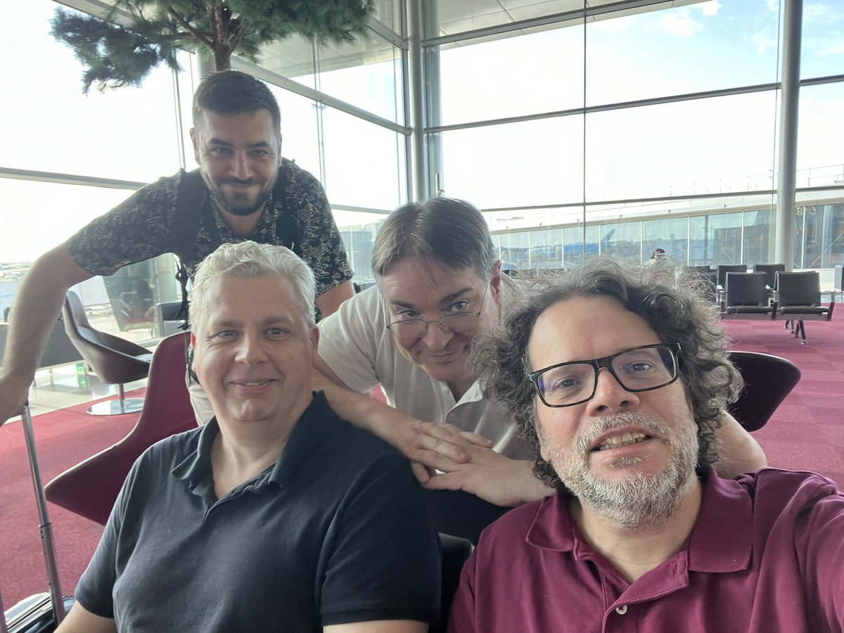 SCIAM (@sciamvox) on Twitter photo La team #DevoxxMa au quasi complet pour embarquer vers Agadir avec <a href="/jmdoudoux/">Jean-Michel Doudoux</a>, <a href="/yblazart/">Yann Blazart</a>, <a href="/pedroelmoucho/">pierre cesmat</a> et <a href="/antoine_sd/">Antoine Sabot-Durand</a> La team #DevoxxMa au quasi complet pour embarquer vers Agadir avec <a href="/jmdoudoux/">Jean-Michel Doudoux</a>, <a href="/yblazart/">Yann Blazart</a>, <a href="/pedroelmoucho/">pierre cesmat</a> et <a href="/antoine_sd/">Antoine Sabot-Durand</a>