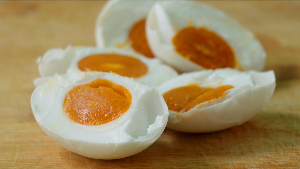 BodianLife's tweet photo. My 18-Day Salted Duck Eggs - Easy, Quick and Delicious Recipes!
Watch Full Video: https://t.co/B407mQTXpx
▶ Ingredients :
● 20 Duck Eggs
● 600g, Salt
● 200g, Sugar
● 1500ml, Water
#saltedeggs,#duckeggs,#breakfast https://t.co/6uxlXTUuGA