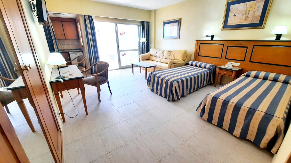 arribaestates's tweet photo. Middle Floor Studio, Fuengirola, Costa del Sol. R4407001
Built 50 m², Terrace 4 m².  € 215,000
https://t.co/pDq30Qr9hy
#andaluciaproperties #spain #costadelsol #holidayhome #fuengirola #studio #westfacing #hotel https://t.co/8BL3twgt5i