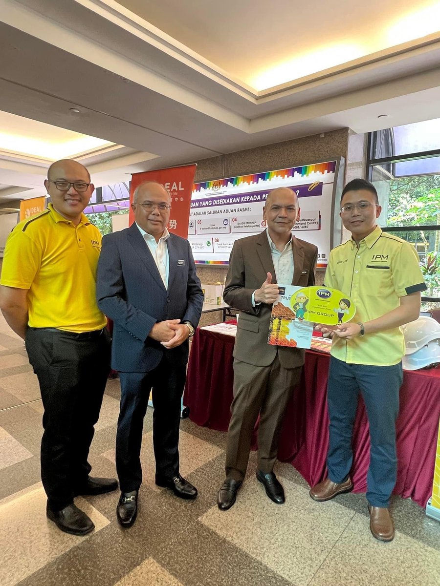 IPMEnquiry's tweet photo. 🎊🎉 “Fiesta Francais dan Jualan Langsung” di Kementerian Perdagangan Dalam Negeri dan Kos Sara Hidup Malaysia (KPDN). 🇲🇾🇲🇾👍👍😎😎 Terima kasih atas jemputan dan sokongan daripada KPDN! 💙💚

👨‍💻👩‍💻Visit us: https://t.co/JeeTwJiiPf 

#ipmprofessionalservices #IPMFranchise https://t.co/RgTuEfQLF4