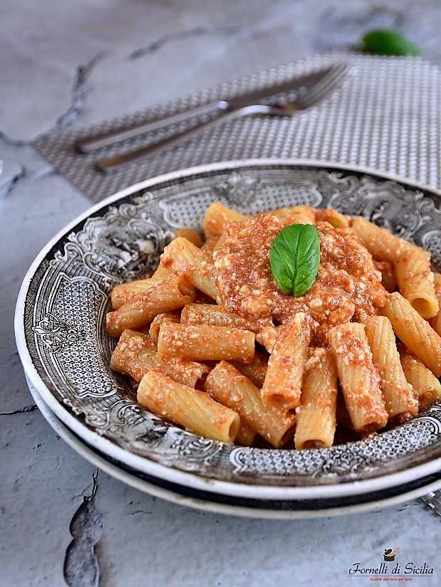 VisitSicilyOP's tweet image. Lo sentite anche voi il profumo della tradizione?
fornellidisicilia.it/.../pasta-con-…
#yummysicily #visitsicilyinfo #sicilia #sicily #food