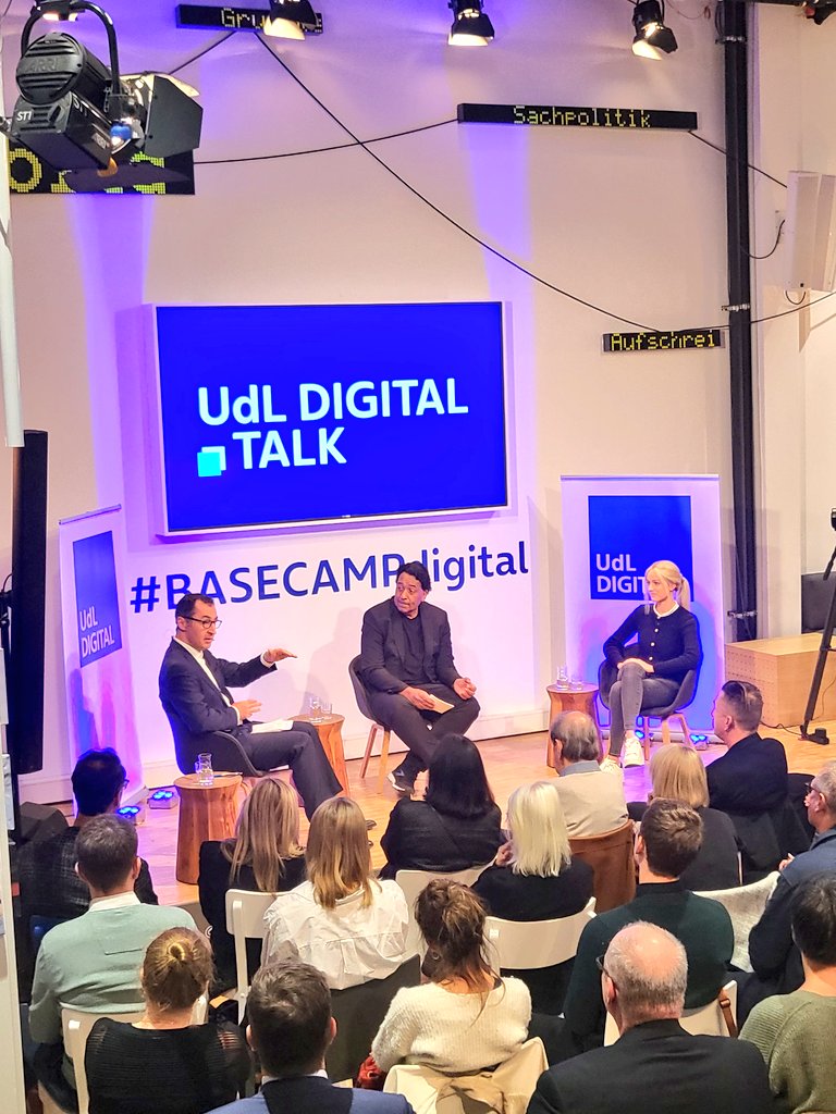 Storch_i's tweet photo. . @cem_oezdemir: "Putin versucht die Ukraine zu vernichten, aber dennoch haben die eine bessere digitale Infrastruktur als wir. Das war mir peinlich. Da haben wir viel zu lange Entwicklungen verschlafen."

#Basecampdigital #UdLDigital #Sachpolitik @ChernoJobatey @bmel https://t.co/5TFI7yldh9