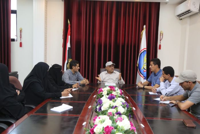 اللجنة التحضيرية للاحتفال بالعيد الـ60 لثورة 14 أكتوبر المجيدة تعقد اجتماعاً برئاسة الدكتور عادل المسعودي، رئيس الدائرة القانونية بالمكتب السياسي للمقاومة لمناقشة الترتيبات الخاصة للاحتفال بهذه المناسبة المجيدة، المعبّرة عن وحدة الهدف والمعركة بين ثورتي 26 سبتمبر و14 أكتوبر .