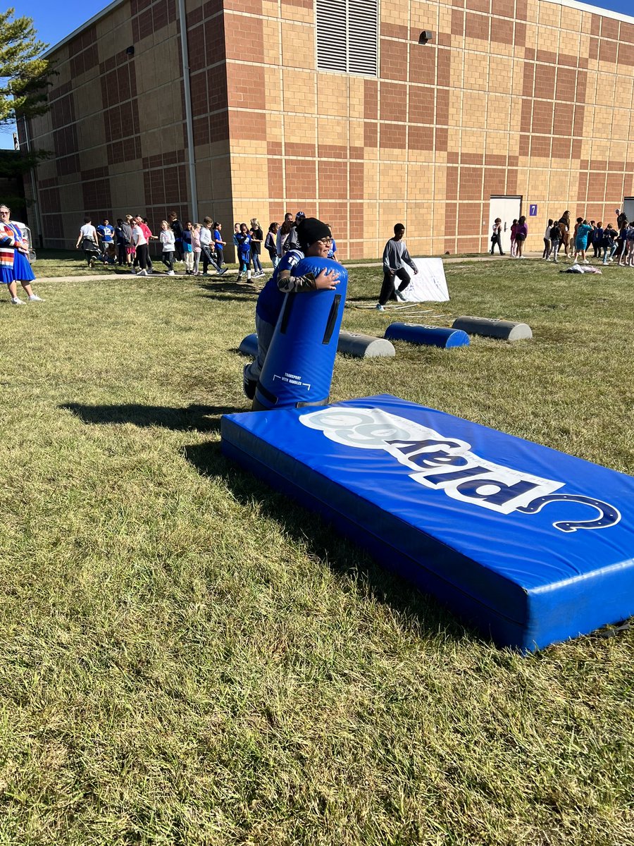 4th and 5th grade having a ball at Colts Camp! 💙🏈 #LifeAtWL <a href="/ColtsYouthFB/">Indianapolis Colts Youth Football</a>  <a href="/nflplay60/">NFL PLAY 60</a>