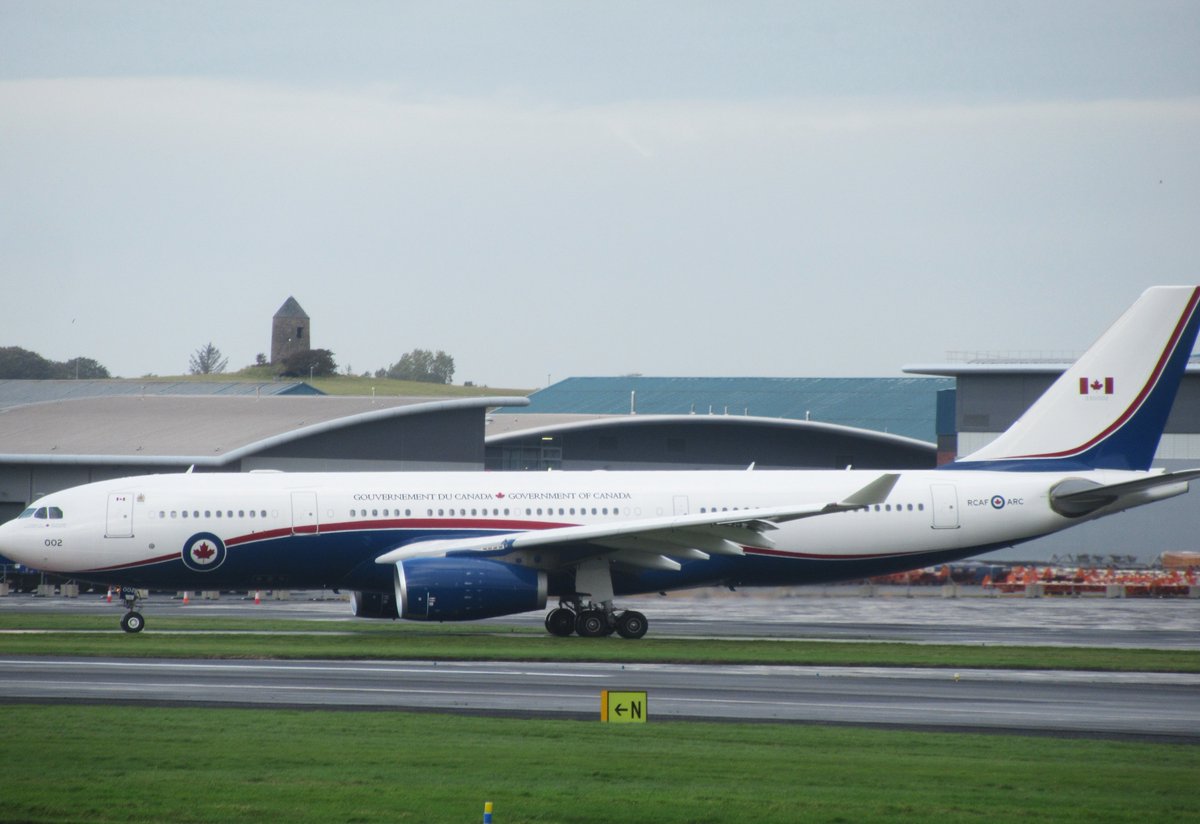 BloodyPolitics's tweet photo. Good things come to those that are good, or something like that.😇
Canada Government's new baby, the Airbus CC-330 #CFC3233 330002 #avgeek https://t.co/cXmJicA4ho