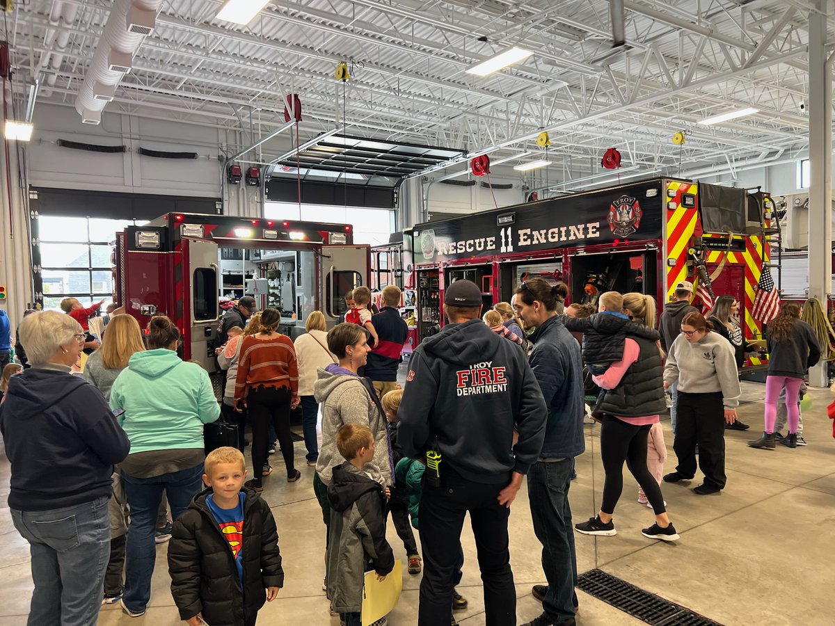 TroyMiamiCtyPL's tweet photo. 🚒 Storytime at Fire Station 11 was pretty cool! Thank you so much to the Troy Fire Department for hosting us and welcoming us to your space. We all had so much fun and look forward to partnering again in the future. #TMCPL #storytime #OurCommunity https://t.co/vflMRitfnf