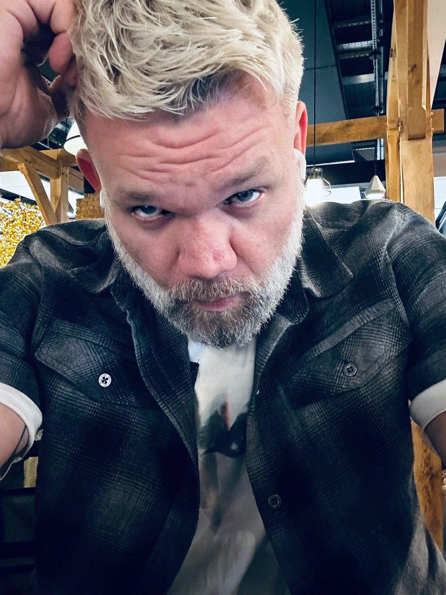 RafLee84's tweet image. #Heathrow #terminal5 hangry.