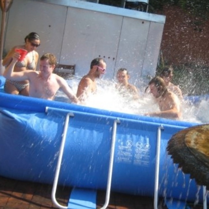 nonisdeli's tweet photo. Noni's in a splash circa 2009. Anniversary, Carnivores( the band, not y'all lol), halloween lewks, and friends and friends and friends. Lets do this one more time 🥰 https://t.co/sqz8j8OYqB