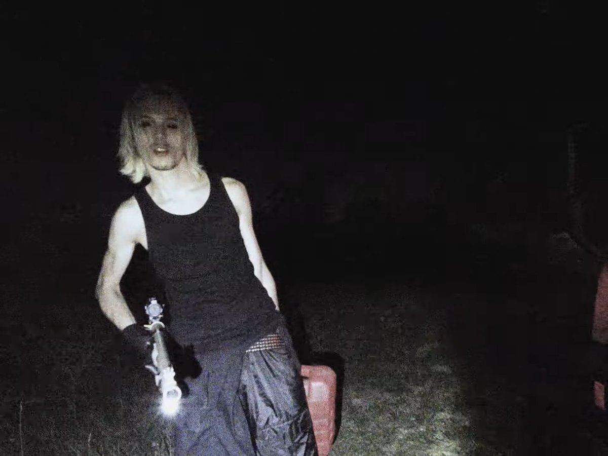 scelle123's tweet photo. MURDER RDY https://t.co/VHqsrwMae7