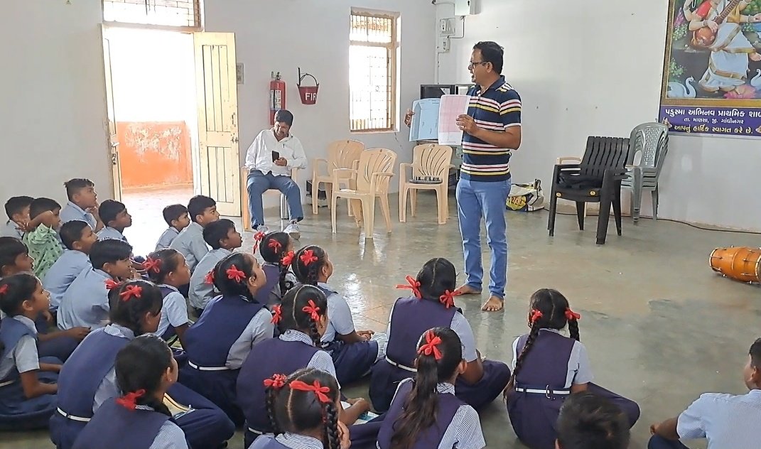 NisargCSC's tweet photo. 🚀Exciting Model Rocketry demonstration during #WorldSpaceWeek2023 🌌 Padushma primary School students had a blast launching rockets.

#SpaceWeek #RocketFun 

@wswindia  @InfoGujcost @IndiaDST @isro @rocketsciencegg @narottamsahoo @Punam_Bhargava @pavitshah @DrSangeetaRath3 https://t.co/TeUer2Qvw6