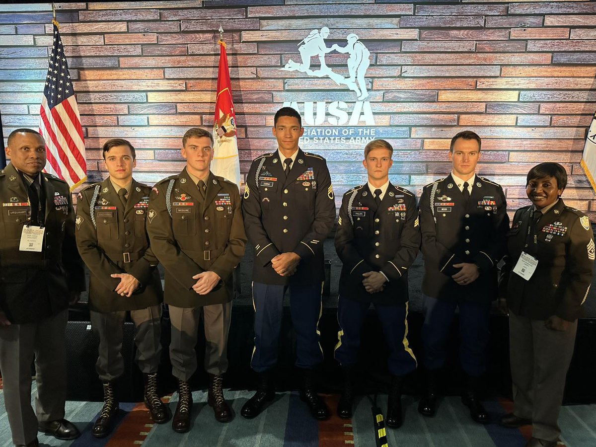 shopmyexchange's tweet photo. Army Sgt. Maj. Jason Urquhart, Europe Region Senior Enlisted Advisor and Army Sgt. Maj. Generose Green, Pacific Region Senior Enlisted Advisor awards the Best Squad of the Year with Exchange gifts cards at the Association of the United States Army Annual Meeting and Exposition! https://t.co/2gPSNwKLh7