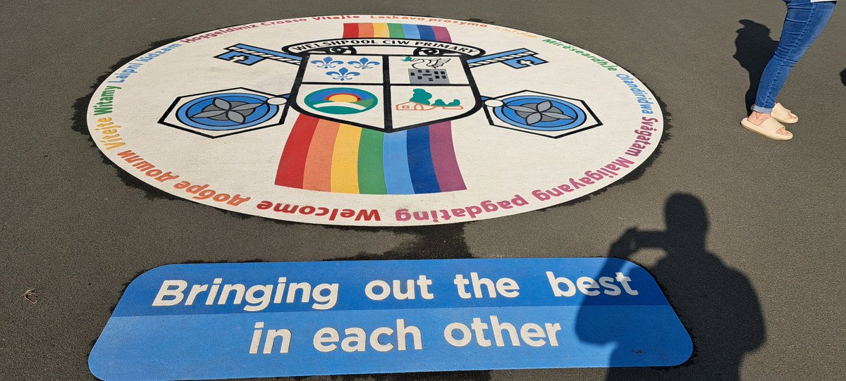 PaulRow30830083's tweet photo. Poland, Bulgaria, India, South Africa,  Kenya, Afghanistan,  Gypsy Traveller.  .oh and Wales and England ...all in one year 3/4 class @WelshpoolCIWP ...Cricket is truly a game for everyone,  learning together. #nolanguagebarriers @Chance2Shine @WelshpoolCC @SportPowys https://t.co/ePWCGWXNUx