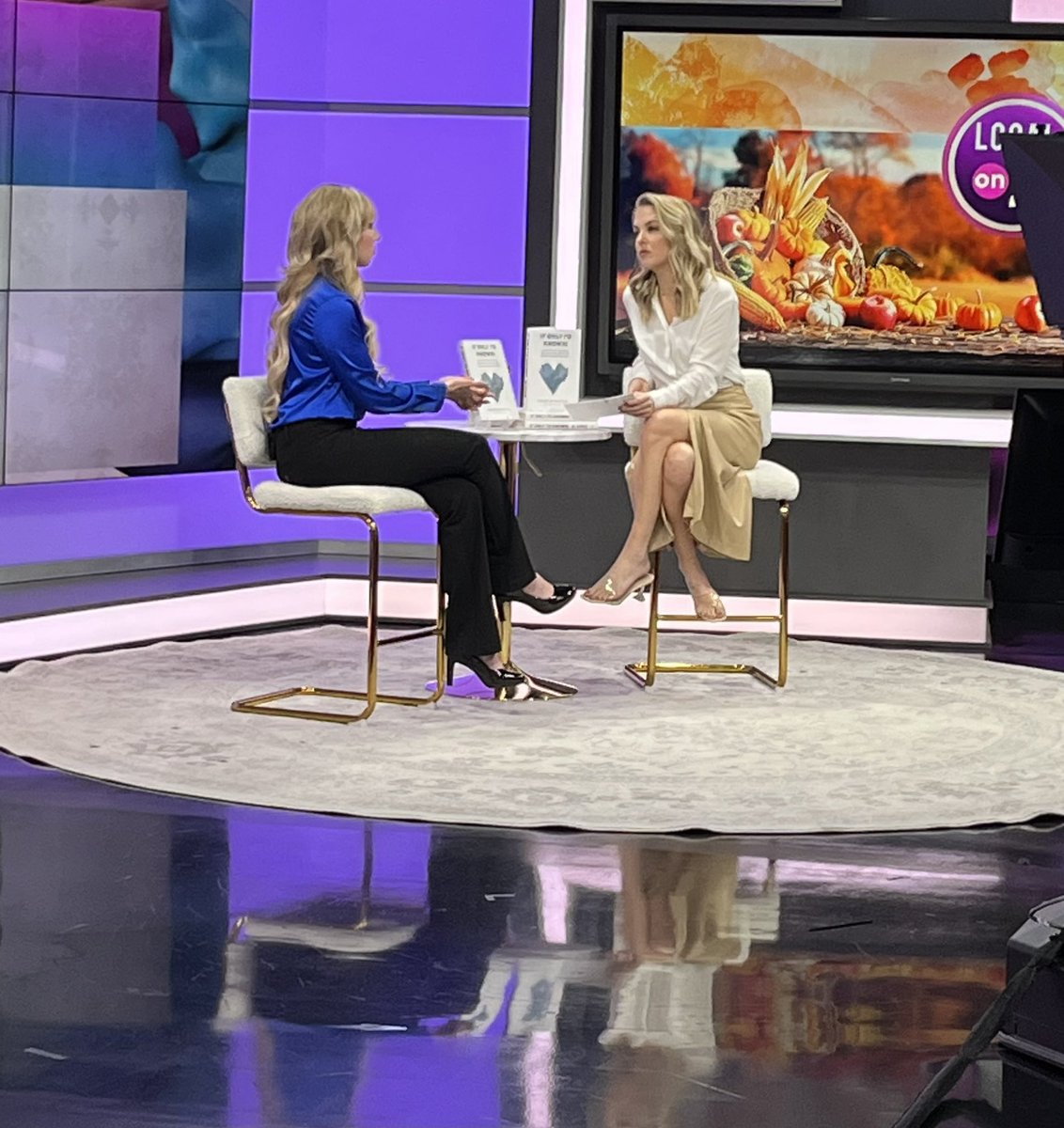 chelseybcole's tweet photo. Had such a great time on the set of @LocalOn2Live! Here’s a behind the scenes look!
#localon2 #ifonlyidknownbook #ifonlyidknown #newbook #book #behindthescenes #narcissisticabuse https://t.co/flHxomtMzd