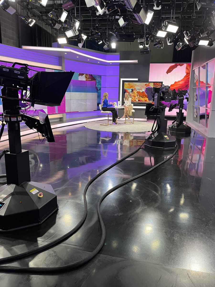 chelseybcole's tweet photo. Had such a great time on the set of @LocalOn2Live! Here’s a behind the scenes look!
#localon2 #ifonlyidknownbook #ifonlyidknown #newbook #book #behindthescenes #narcissisticabuse https://t.co/flHxomtMzd