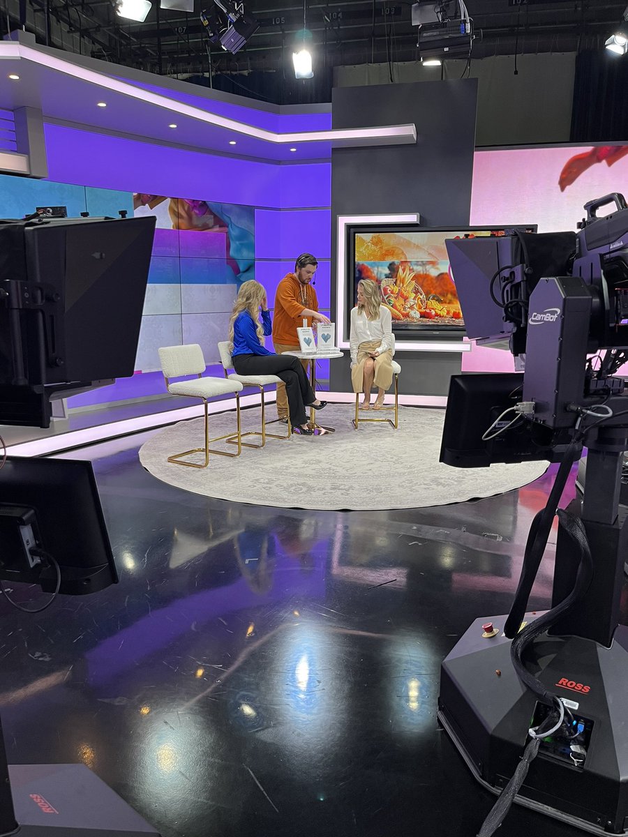 chelseybcole's tweet photo. Had such a great time on the set of @LocalOn2Live! Here’s a behind the scenes look!
#localon2 #ifonlyidknownbook #ifonlyidknown #newbook #book #behindthescenes #narcissisticabuse https://t.co/flHxomtMzd