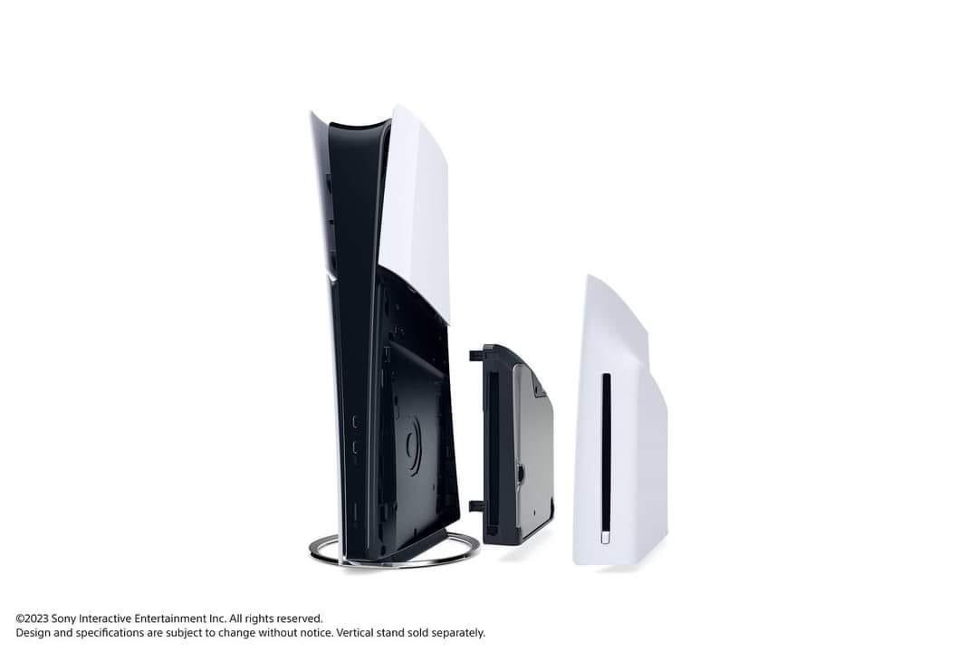 SonamyGamer1994's tweet photo. Ce lecteur de disque amovible est intéressant je trouve 🤔 c’est plutôt une bonne chose pour quelqu’un qui veut acheter une digitale parce que il a pas les moyens ou qu’il est très peu joueur et que par la suite il voudrait se prendre un lecteur de disque 😁 #PS5 #NewPS5 https://t.co/nUDC0izoqa