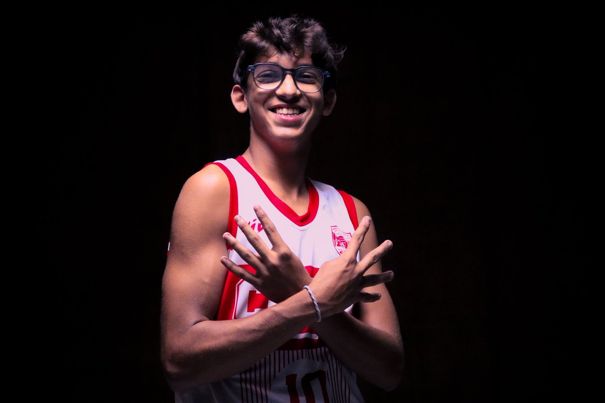 codmbasket's tweet photo. 👤| Le jeune joueur espoir Rayane Loukili, né en 2007, 1ere année junior, lauréat de l'école CODM Basketball, sélectionné pour jouer dans l'équipe senior garçons 💪🏼 bravo😍

#dimacodm #codmbasketball https://t.co/4rJ6ot0RM6