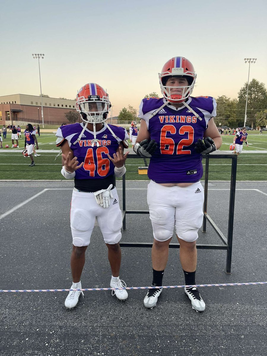 <a href="/OsceolaFHS_FB/">Osceola Fundamental High Football</a> ~~&gt; <a href="/MovalFootball/">MVC_Football</a> 
#riseasone