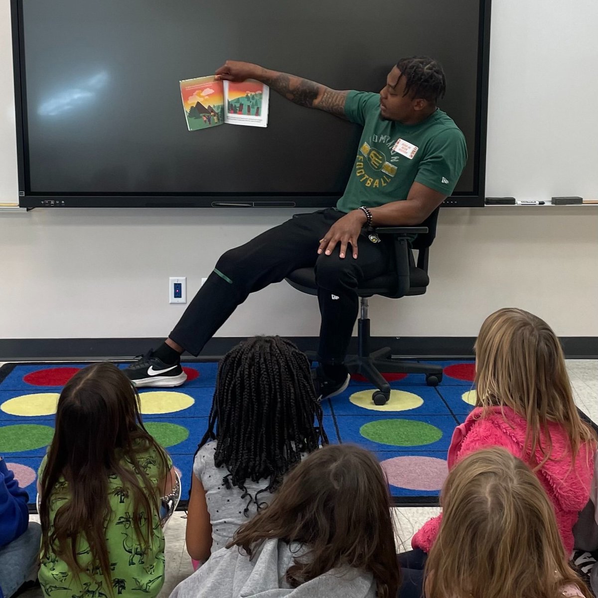 ReadInWeek tweet media