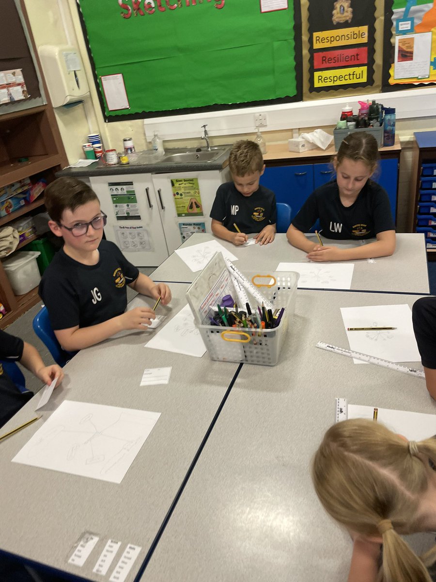 maxine07354960's tweet photo. Class 6. Computing, understanding connections and network switches. https://t.co/aG9L2TUQdn