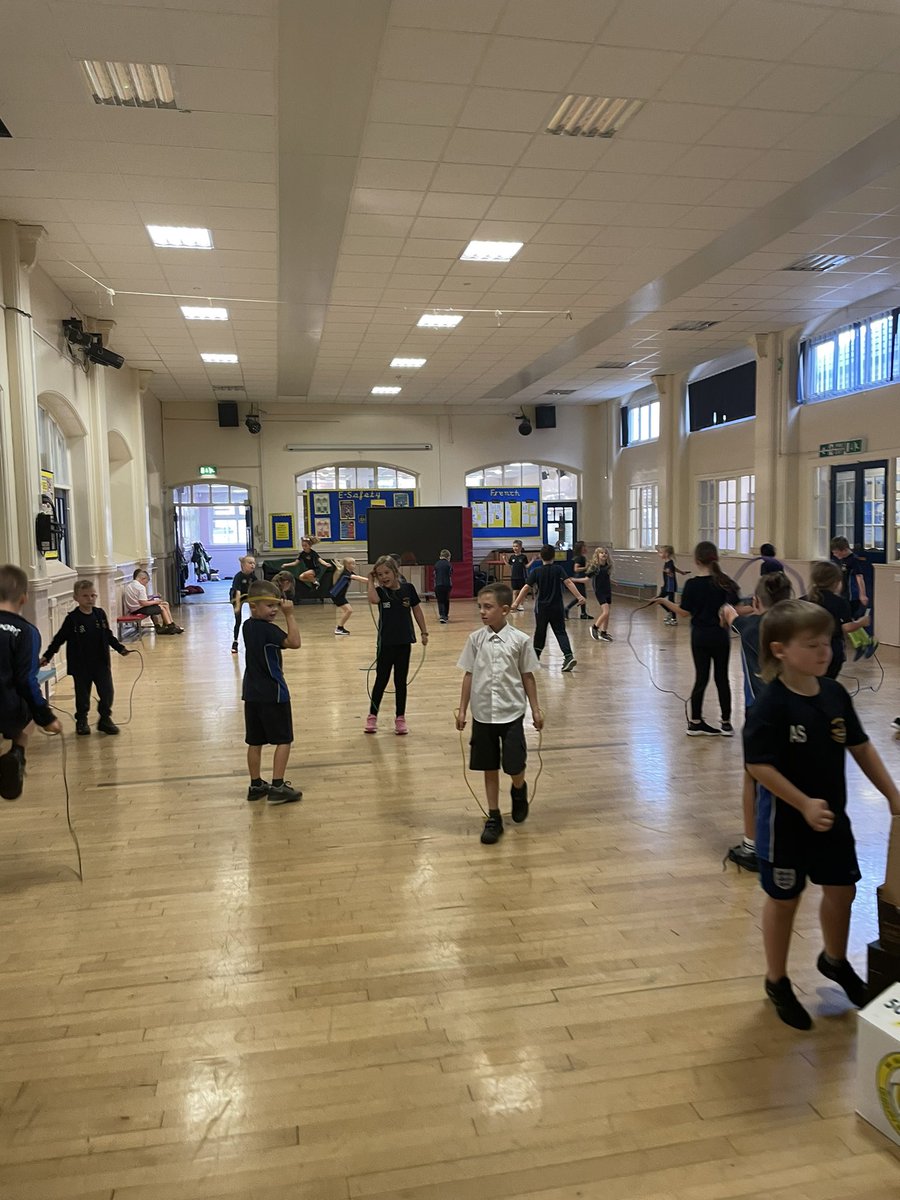 maxine07354960's tweet photo. Class 6. PE was all about balance and coordination. A little coordination needed for skipping https://t.co/jKSZ7xf0YG