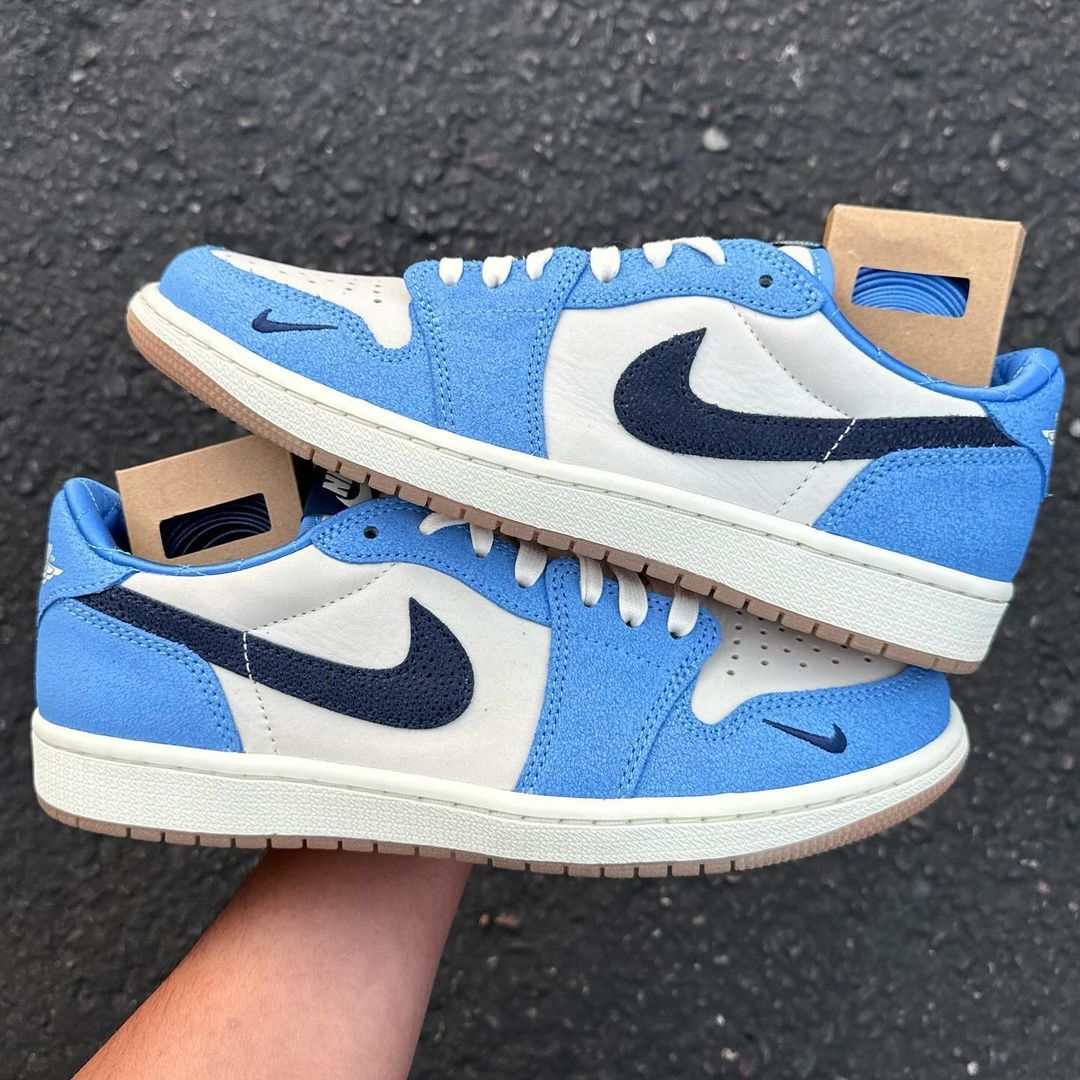 TheSiteSupply's tweet photo. Air Jordan 1 Low OG “UNC” PE 🔥 

📸 @W_Neloy https://t.co/CKwKKqqSPT