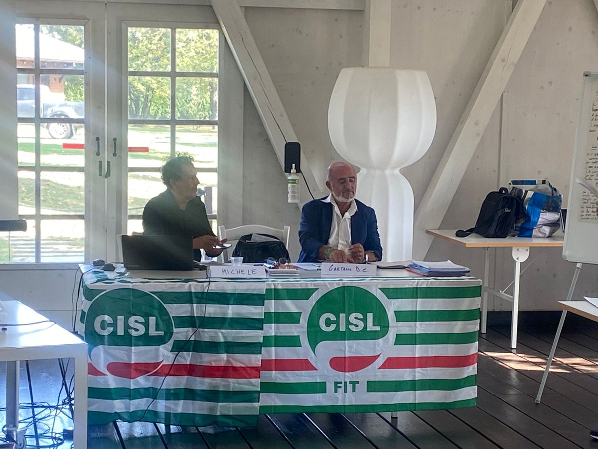 di_dicapua's tweet photo. A Villanterio, in tenuta il cigno, giornata di formazione per la @FitcislP con Fabbrica del sapere @FitLombardia, Michele Mercuri.
Temi: Partecipazione lavoratori a gestione Imprese; Rappresentanza, contrattazione nel quadro del diritto sindacale; Organizzazione, proselitismo! https://t.co/TJLzoIX7NQ