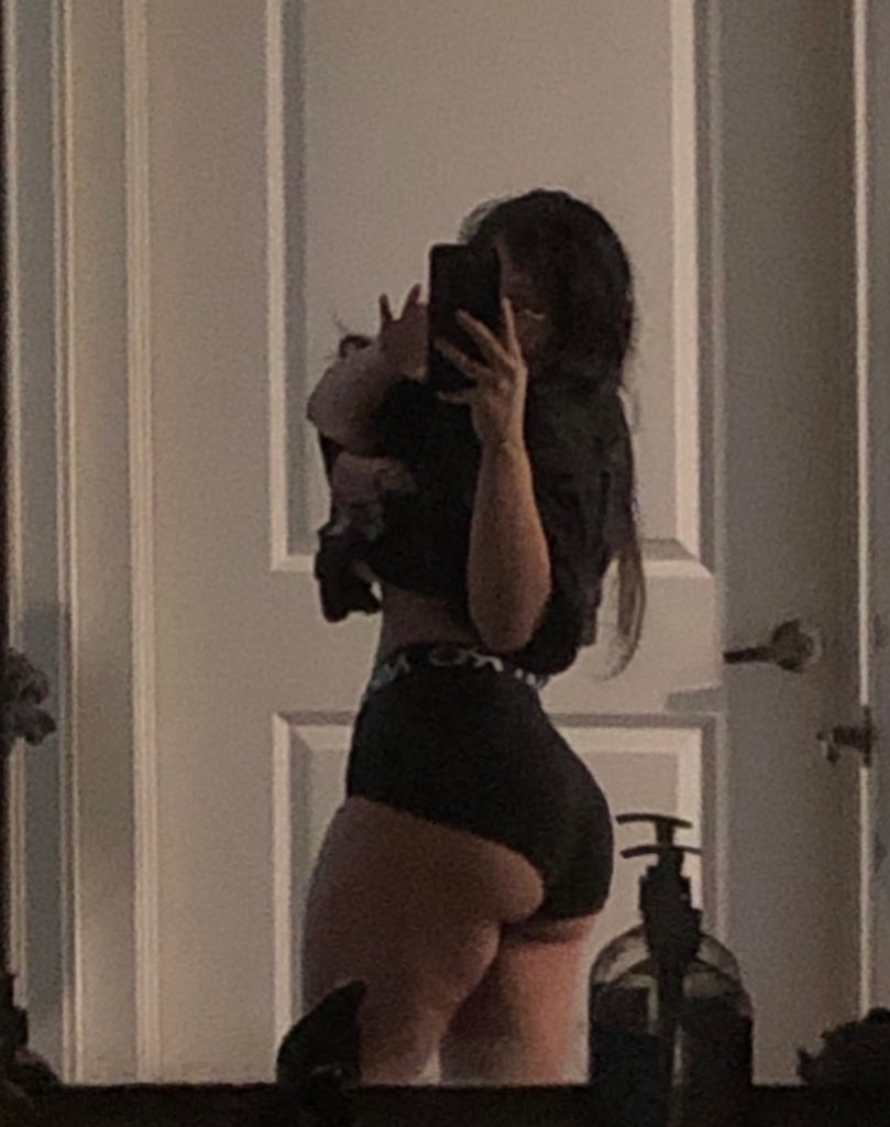 Ahaetullaa's tweet photo. I always get what I want 🖤

#nsfwtwtًً  #nsfwtwt #milf #thicktrunktuesday #THICK #contentcreators https://t.co/a7fGgHs0Vd