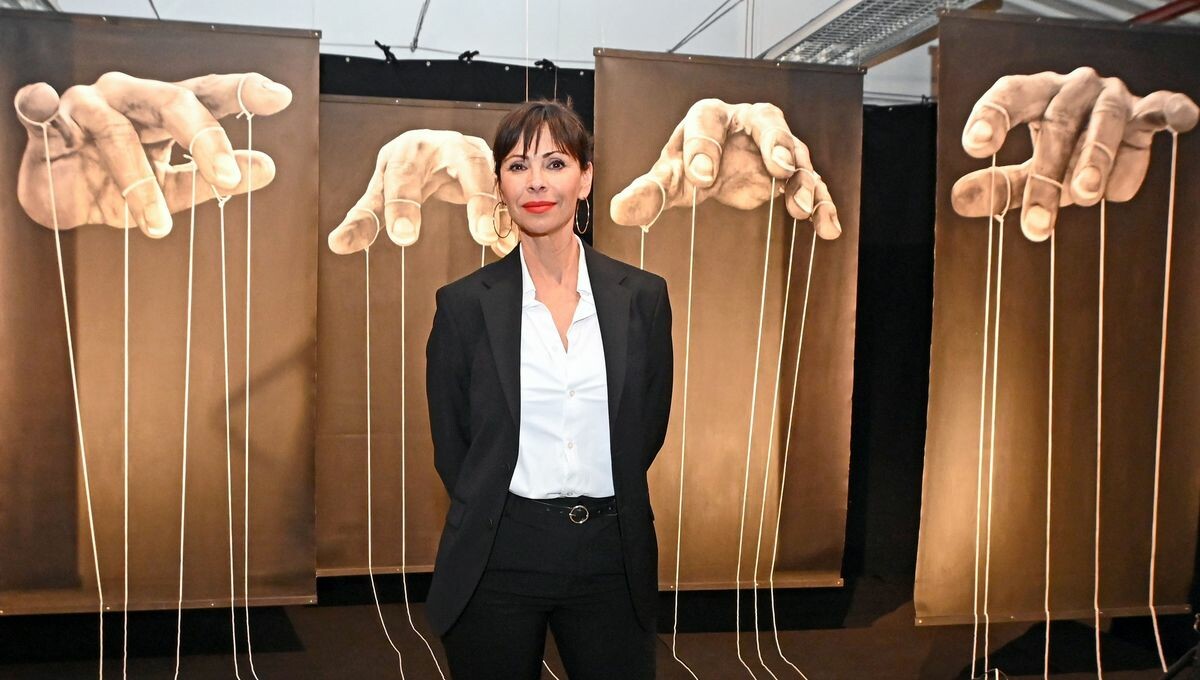iciazur's tweet photo. A #nice06, elle présente ce soir sa nouvelle pièce Make Up avec le @TheatredeNice. Mathilda May première invitée de notre #podcast dispo en ligne @francebleuazur @francebleu 
➡️ https://t.co/rtZbGhgnPX https://t.co/KCUEyQw7ld
