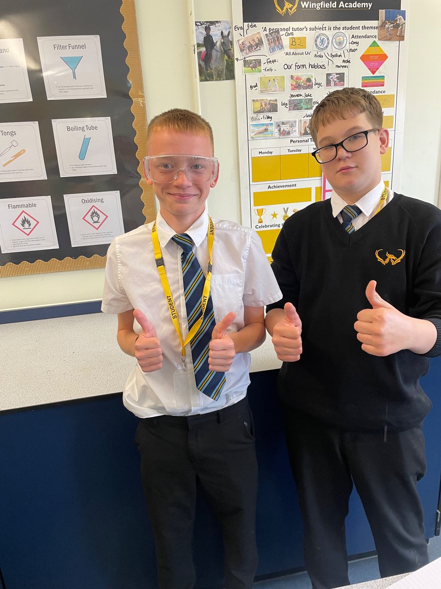 WingfieldSci's tweet photo. A busy afternoon with y10 carrying a practical to investigate how pH can affect enzyme activity. 
Lots of smiling faces all round. #denature #iodine #starch #amylase #scientists https://t.co/nPb9RCAvvj