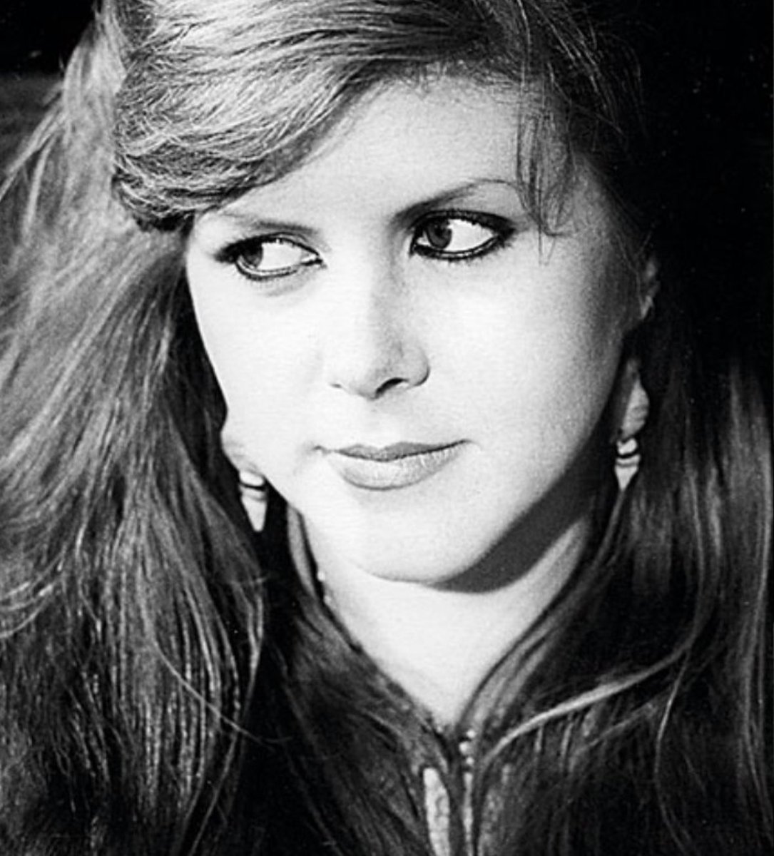 The life and soul should have been 64 today ❤️ #kirstymaccoll