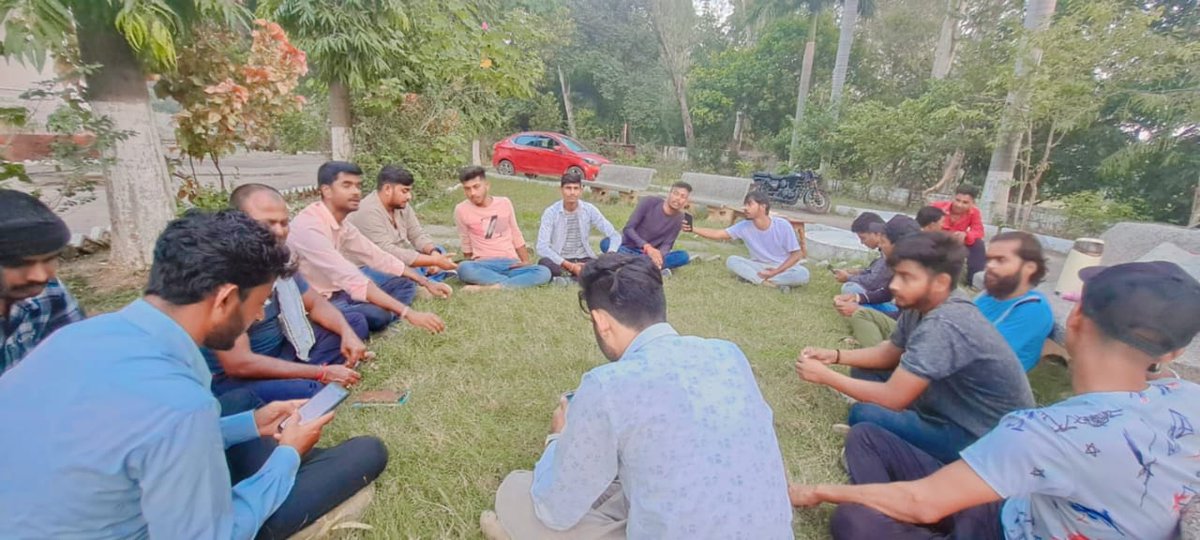 Vivek_Pandey22's tweet photo. गुढ़ विधानसभा के गोविंदगढ़ में युवा कॉन्ग्रेस के साथियों के साथ हुई बैठक।
@INCIndia @IYC @srinivasiyc @VikrantBhuria @AkhileshLY @naeemahamadiyc @jitendra_iyc https://t.co/PWje9fg89Y