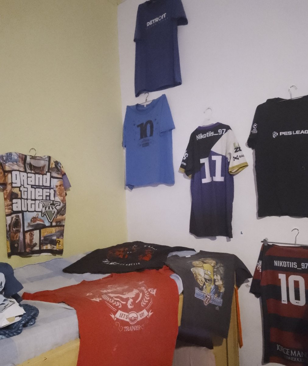 Nikotiis_97's tweet photo. #TuMomentoAGS preparándome para mi primer  AGS ansioso.
Con la intención de seguir completando mi pared de camisetas, a todos los eventos que tuve la oportunidad de ir siempre me llevo una y van para la colección.
(Sigo con fe para ir viernes, por ahora solo voy el sábado) 💪🏼 https://t.co/FGAysGyU9H