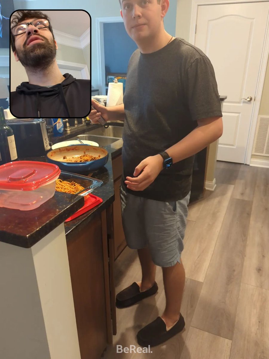 The_DillDog's tweet photo. #RealestPersonOnEarth 🤔 https://t.co/snlgqIIXP0