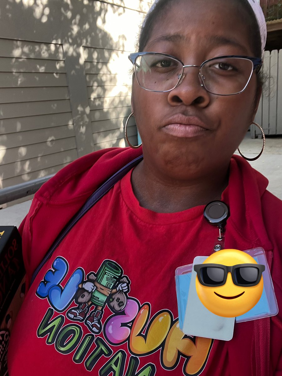 BlessedBriana's tweet photo. I’ve been wearing my HN shirts so much, I’ve got folks at work wanting to buy em!! @hustle_female @HustleNationn #HNtheBrand https://t.co/OFI4TfHXhw
