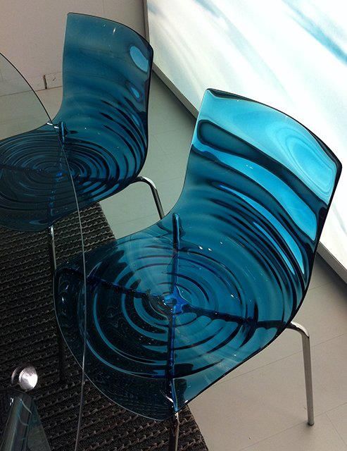 designdocument's tweet photo. Water Ripple Transparent Chairs 💧💙 https://t.co/9ynXbk3rrW