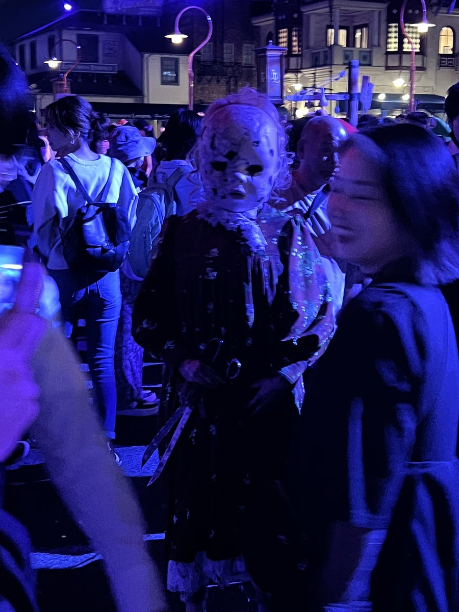 himari_1234's tweet photo. ユニバで初ゾンビ体験🧟‍♀️

20年ぶりに絶叫マシンに乗って大興奮✨
開園から閉園まで遊び尽くしてクッタクタ🥱 https://t.co/KOhypMmc2N