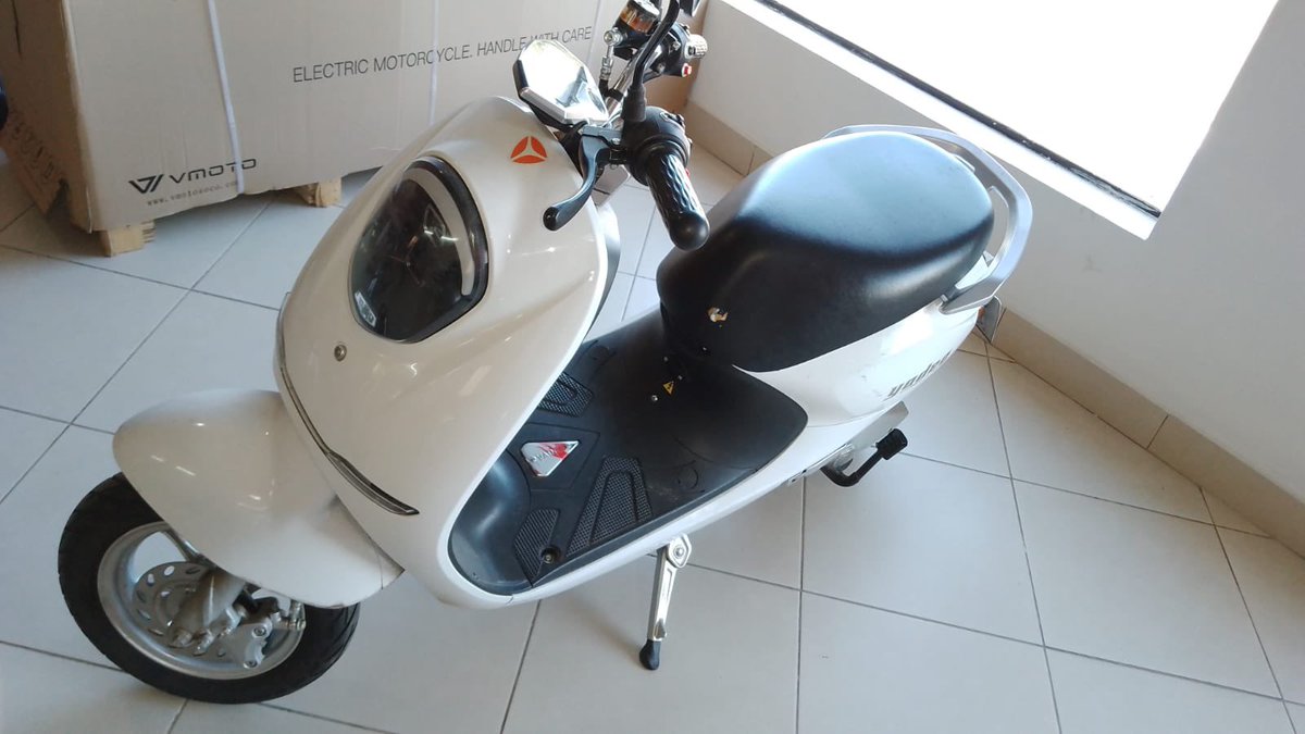 LuuZarza's tweet photo. VENDO MOTO ELÉCTRICA SE AGRADECE RT 😂💕
Vendo porque no uso y no voy a usar más, por falta de uso la batería se descompuso, se puede reparar o mejor cambiar, tiene apenas 1.800 km
Con todos sus documentos
Gs. 3.500.000 (se puede conversar) https://t.co/qdAB2R9M2A