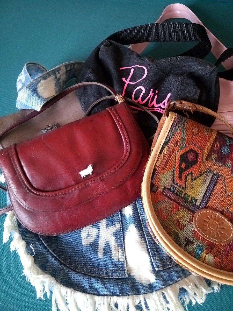 hexenkind's tweet photo. #HandbagDay https://t.co/S4ftP8IbZ3