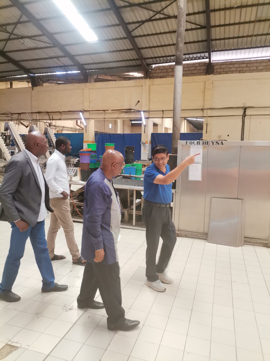 BMNSenegal's tweet image. Les experts Bissau-guinéens du BRMN ont, lors de cette visite, découvert l'expérience sénégalaise en matière de MAN, à travers notamment les instruments de la Mise à Niveau Globale et celle dite Spécifique.
#TekkiFii #reussirausenegal #Senegal