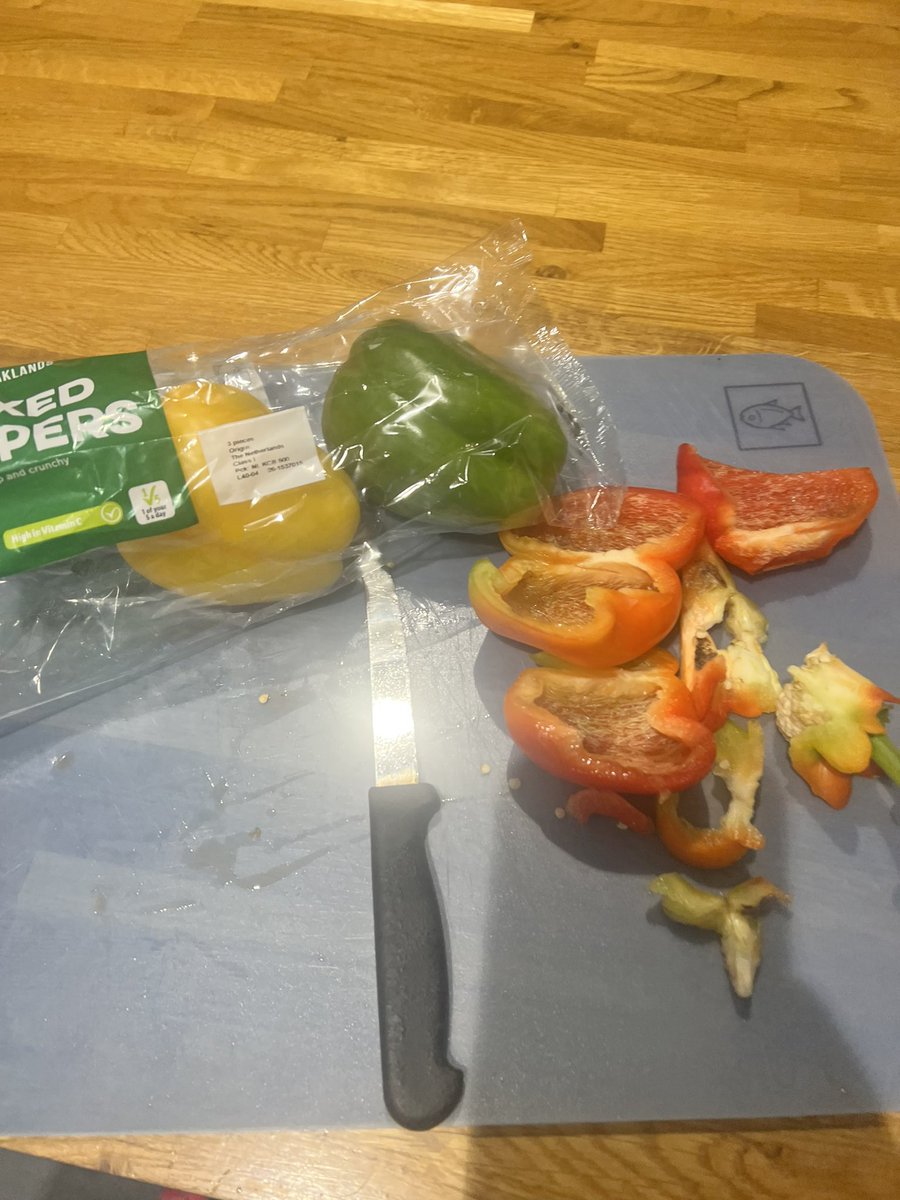 shivveh's tweet photo. @LidlGB thought the food was meant to be fresh?? https://t.co/DRlXL76YXZ