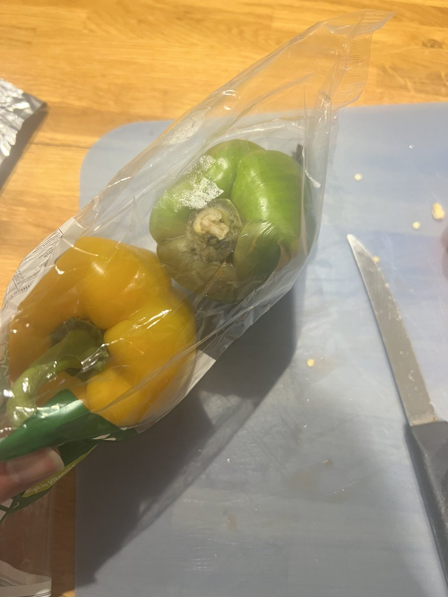 shivveh's tweet photo. @LidlGB thought the food was meant to be fresh?? https://t.co/DRlXL76YXZ