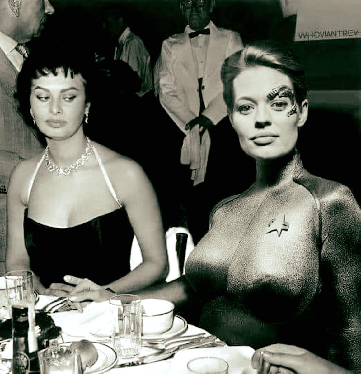 Holodeck Four (@holodeckfour) on Twitter photo 